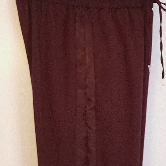 H&M Burgundy Joggers with Side Satin Stripe in Size 8 (NWT) - Picture 7 of 9